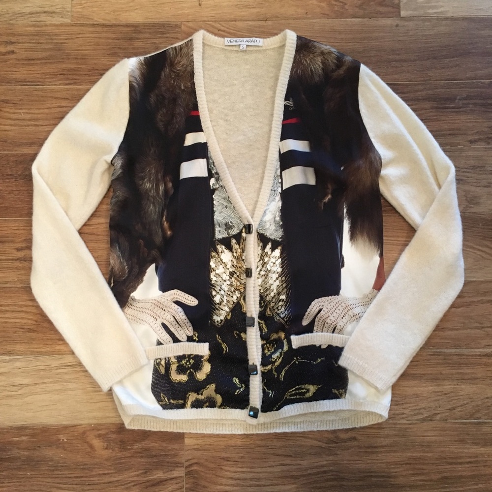 🆕w/ tag Venera Arapu Graphic Cardigan w/ buttons